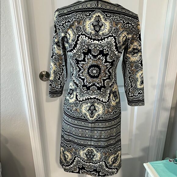 J. McLaughlin Monochrome Patterned Long Sleeve Dress - Picture 5 of 8